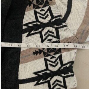 Women's Size Small Aztec Designed Sweater